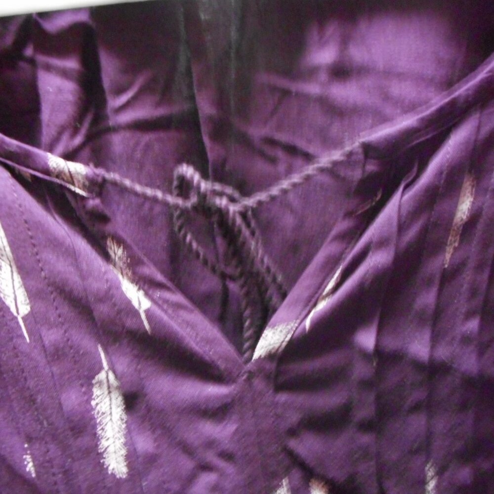 SONOMA - women's top, slight V neck, drawstring on neckline, purple feather fabr - Picture 5 of 12